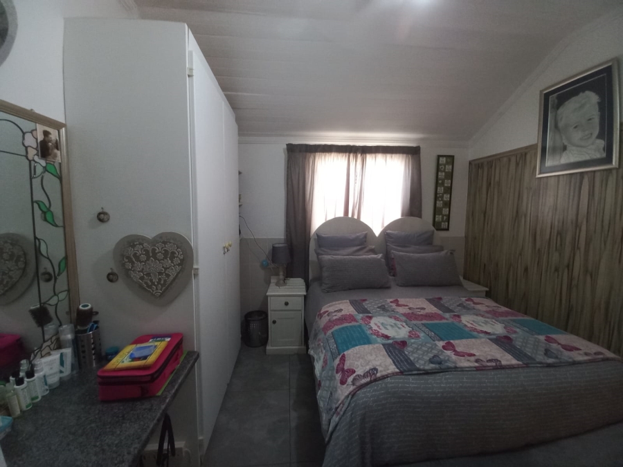 To Let 2 Bedroom Property for Rent in Jeffreys Bay Central Eastern Cape